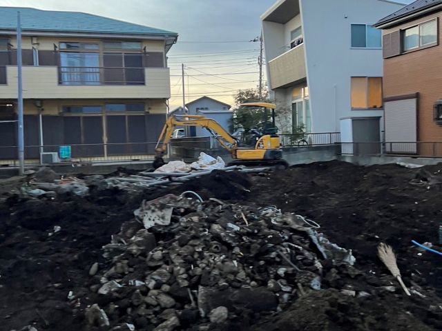 木造２階建て解体工事(東京都町田市金森)　埋設物撤去工事の様子です。